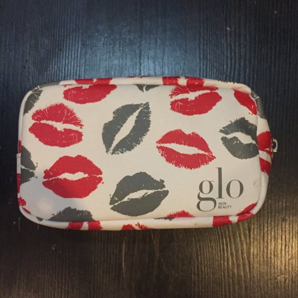 glo skin cosmetics Handbags - 🖤 BUNDLE 3 for $15 🖤 OR $8 EACH ★    Lips Cosmetic MakeUp Bag NWOT